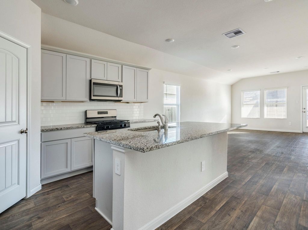 Photo of 316 ADDISON PL, Lockhart, TX 78644 (MLS # 8358141)