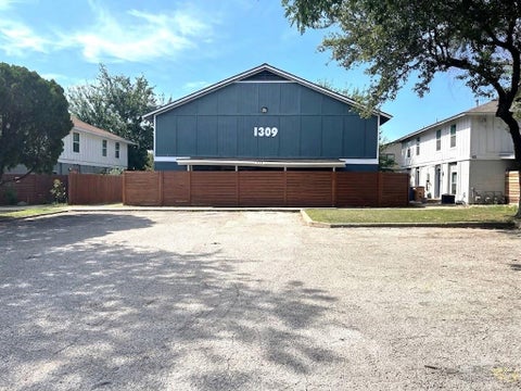 Photo of 1309 Southport DR #D, Austin, TX 78704 (MLS # 6589983)