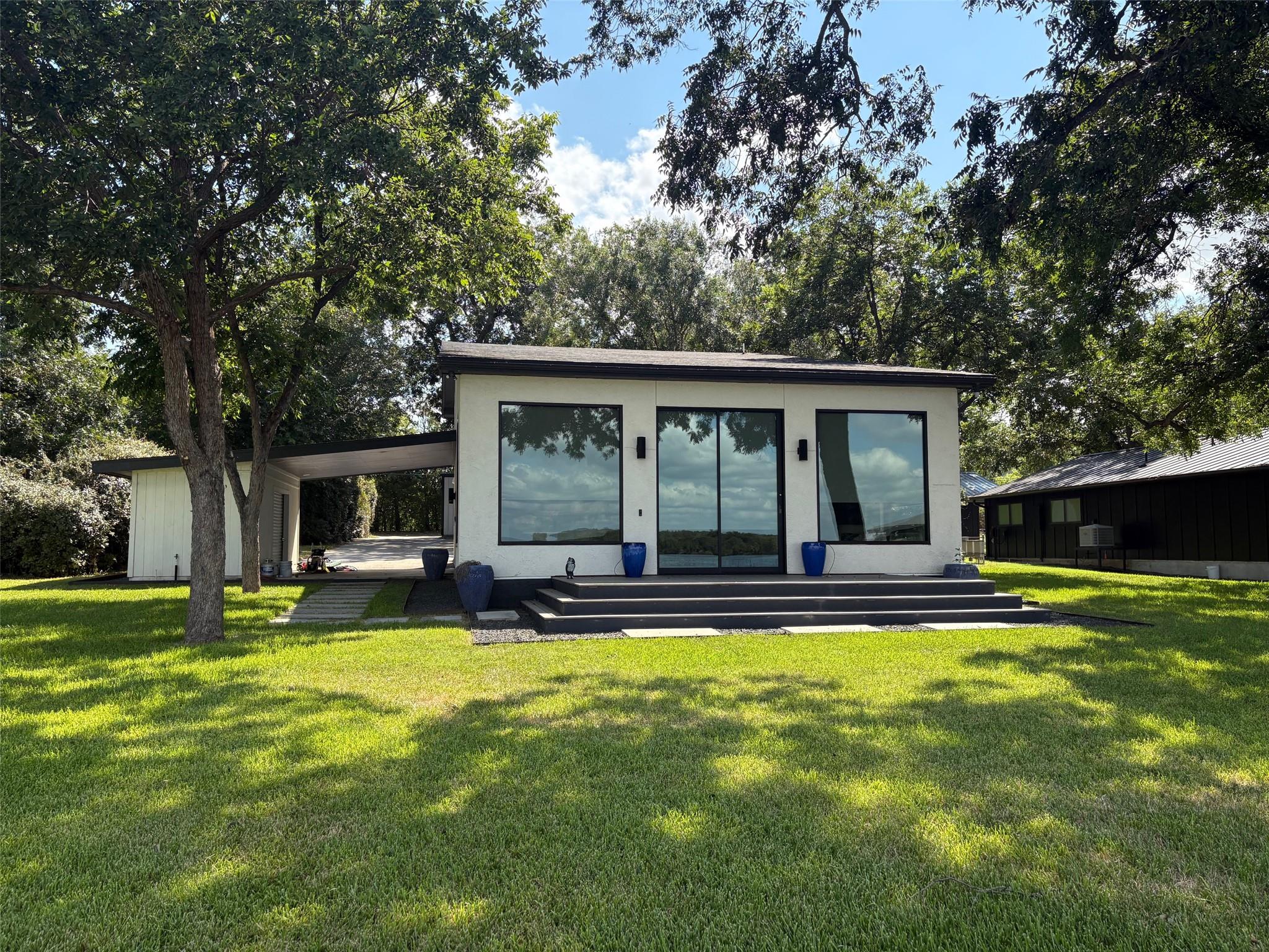 112 Raindrop LN