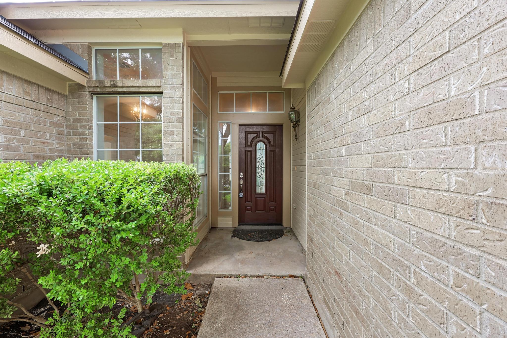 706 Cornell DR