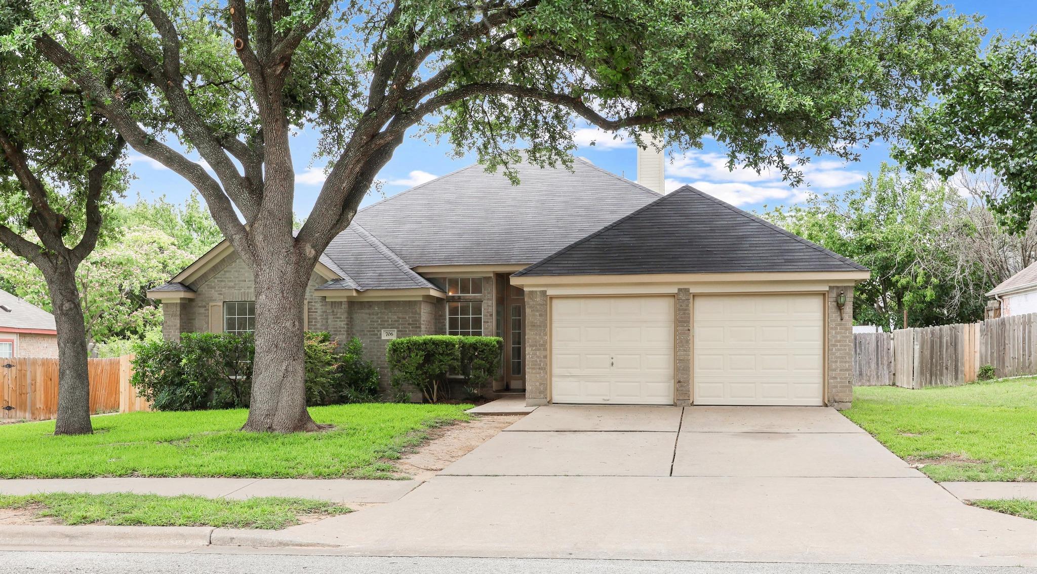 706 Cornell DR