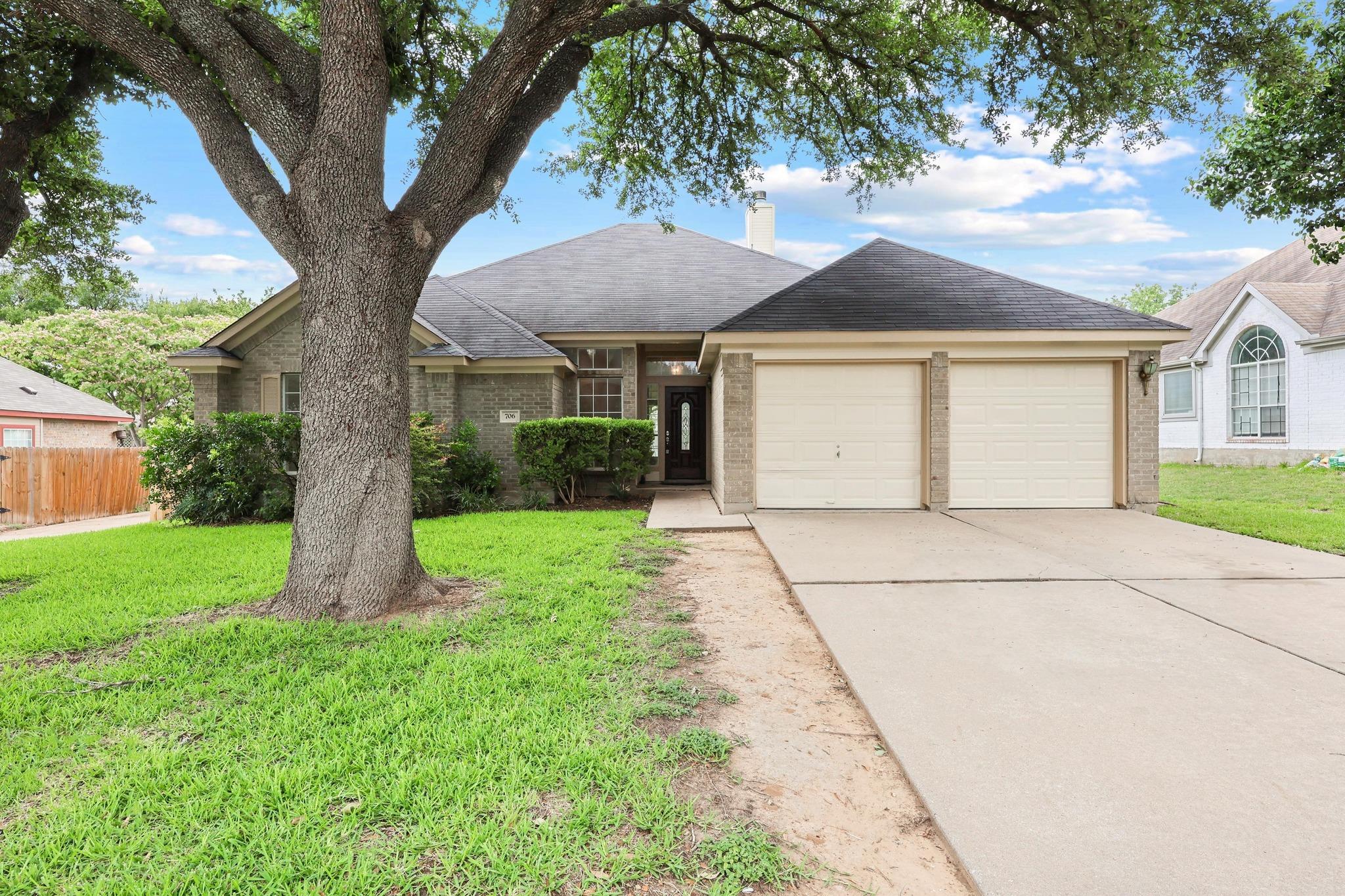 706 Cornell DR