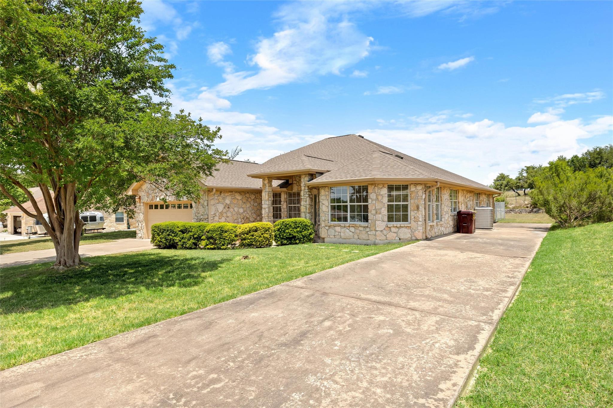 115 Greenridge LN