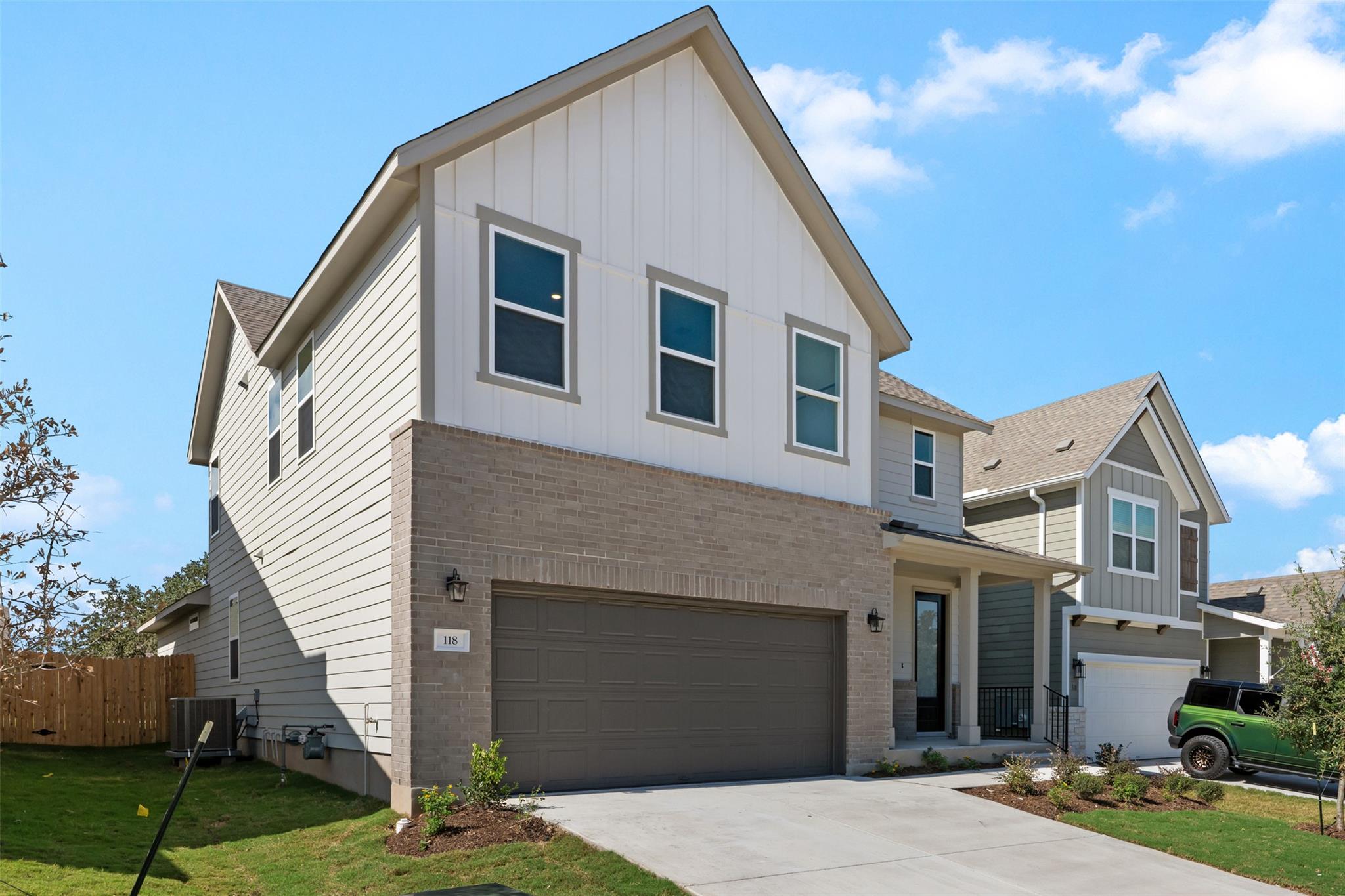 118 Crater Lake DR