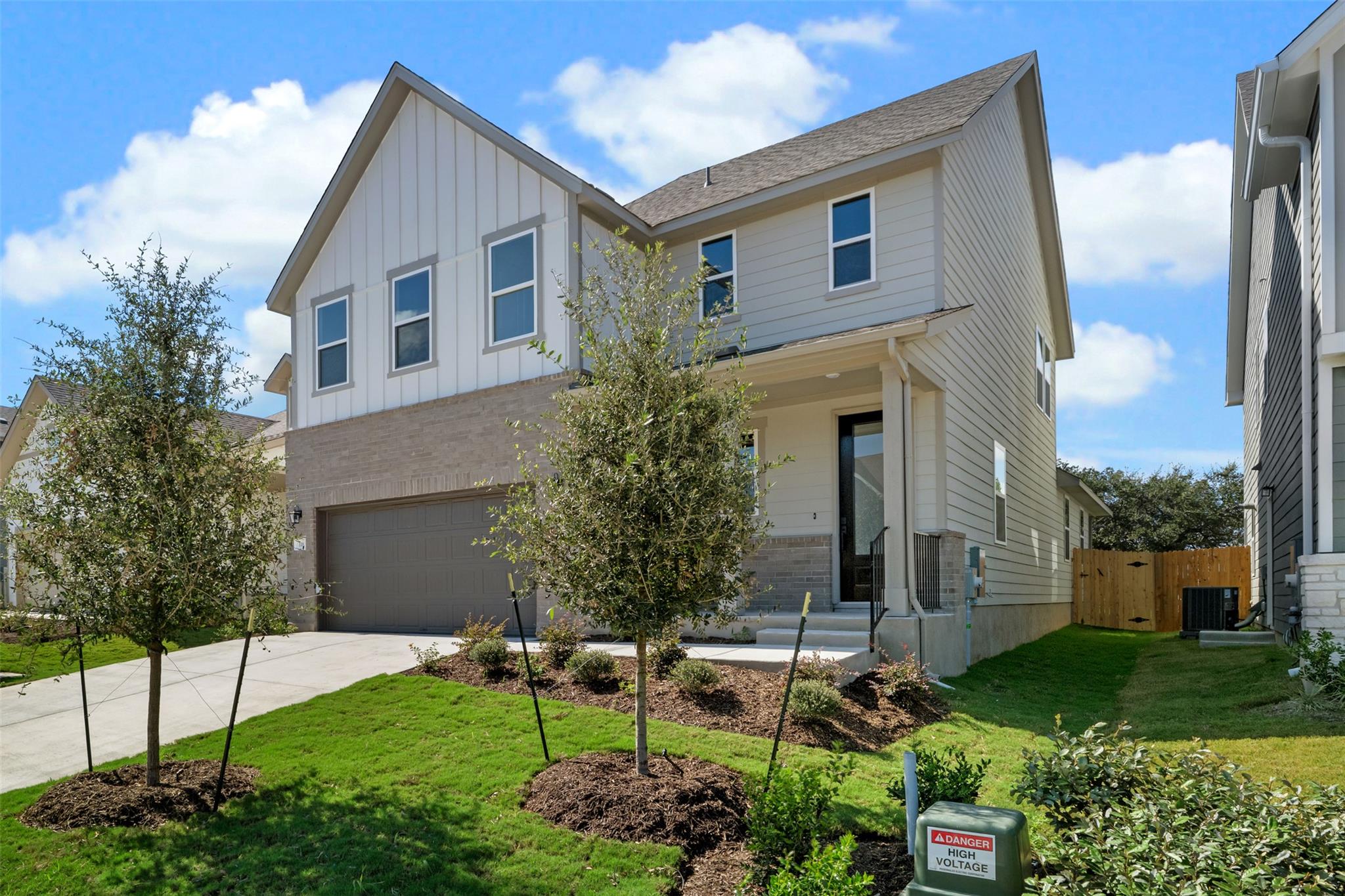 118 Crater Lake DR