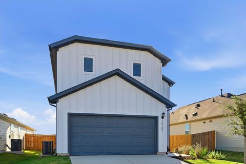 Photo of 14105 Matterod DR, Del Valle, TX 78617 (MLS # 1402668)