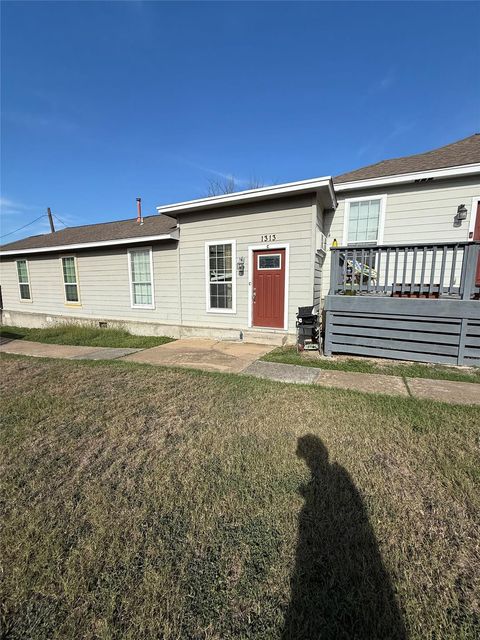 Photo of 1313 Delano ST, Austin, TX 78721 (MLS # 3529600)