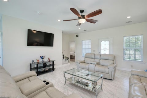 Photo of 2409 Pecan ST, Bastrop, TX 78602 (MLS # 4187067)