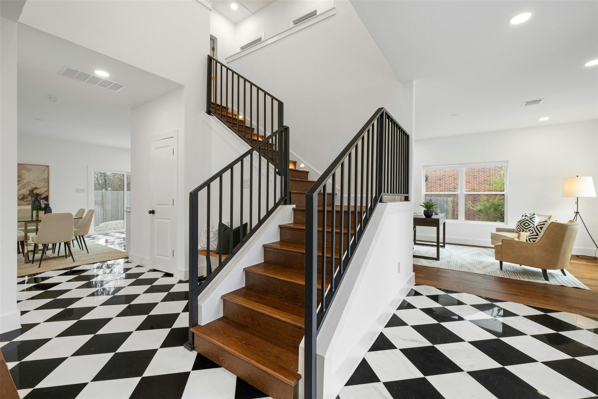 811 Dogwood TRL