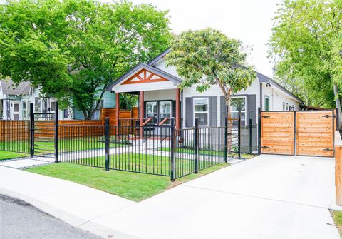 Photo of 518 Rigsby Ave, San Antonio, TX 78210 (MLS # 9188238)