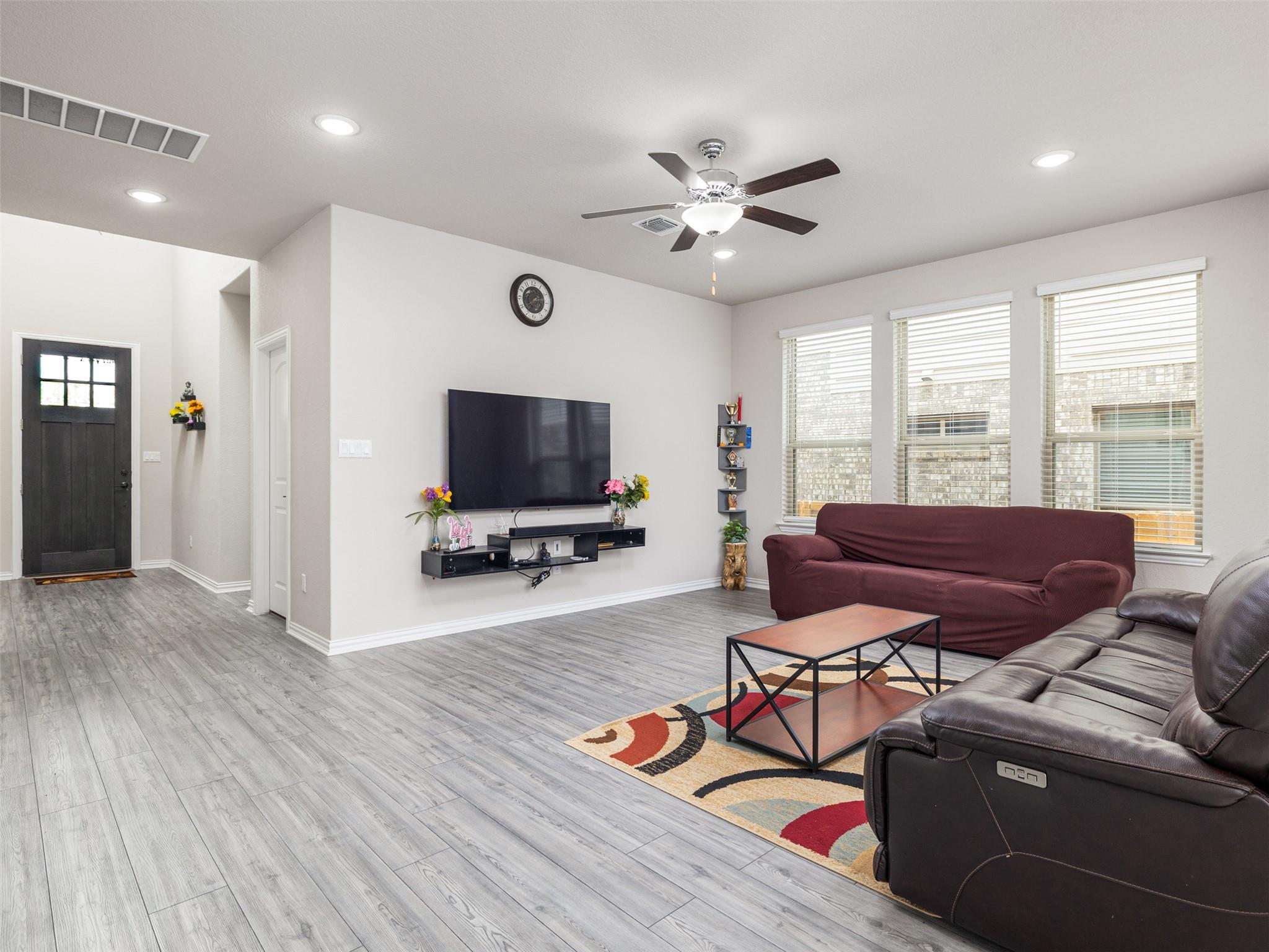 1509 Blue Creek LN