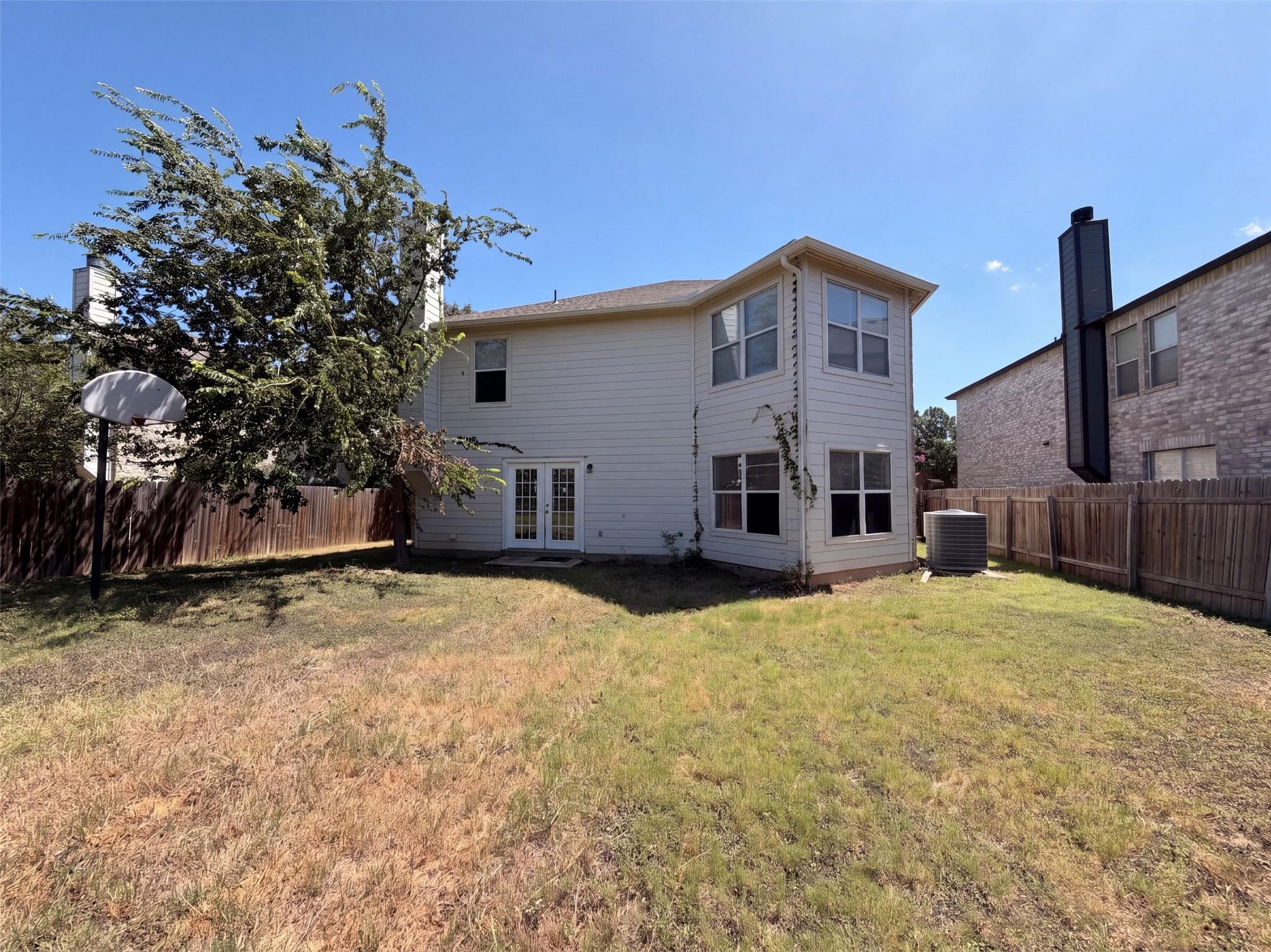 305 Edgewood CV