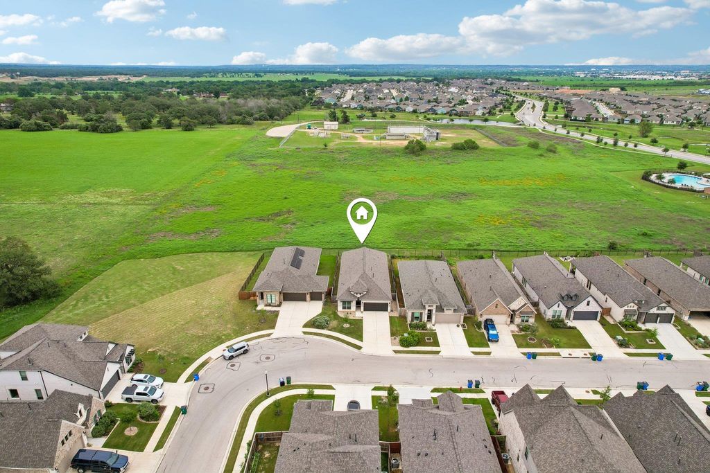 Photo of 133 Plumbago LOOP, Bastrop, TX 78602 (MLS # 2926959)