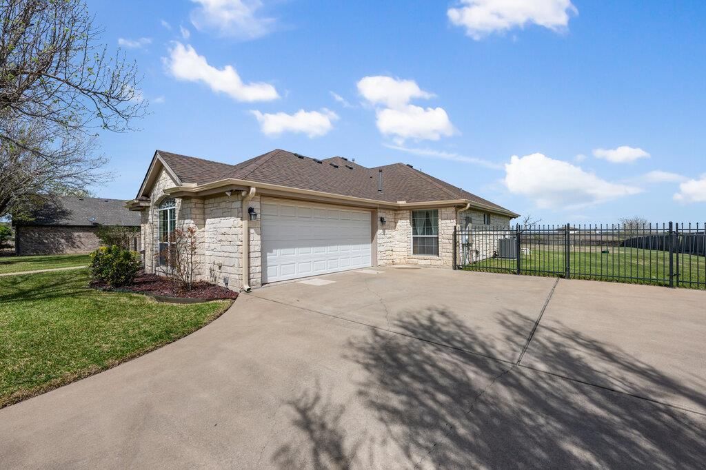 Photo of 117 S Sentry PT, Hutto, TX 78634 (MLS # 1206521)