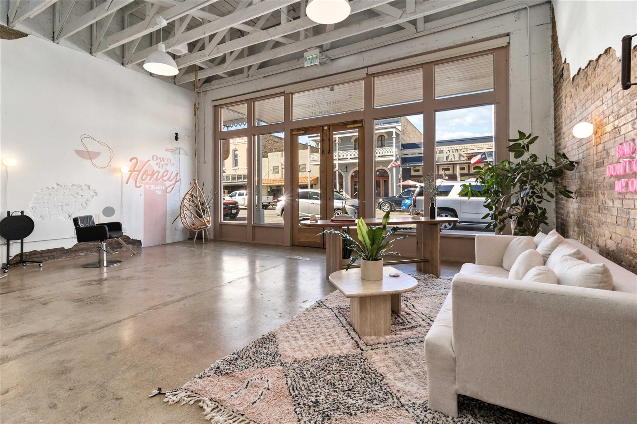 1011 Main ST