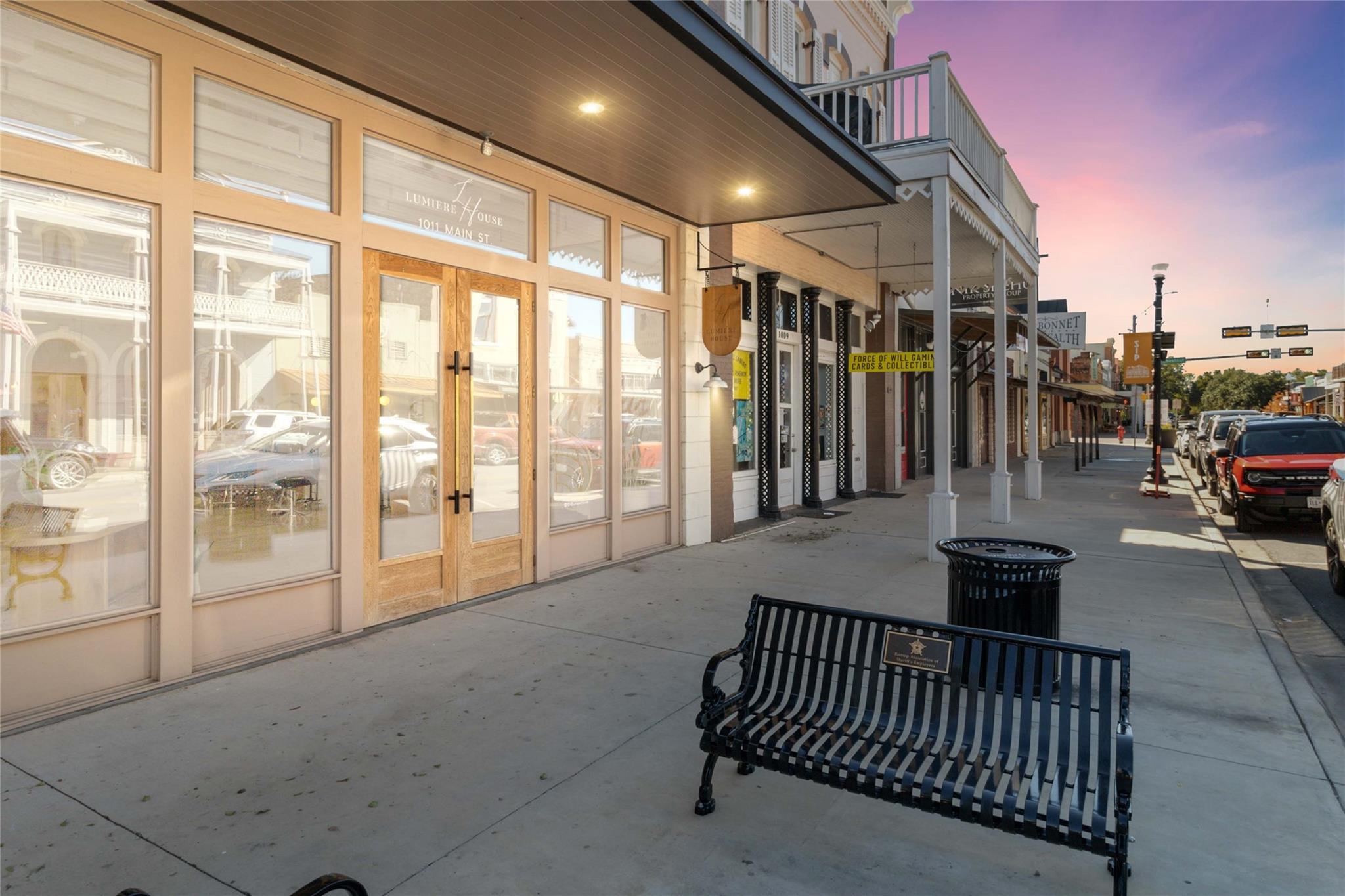 1011 Main ST