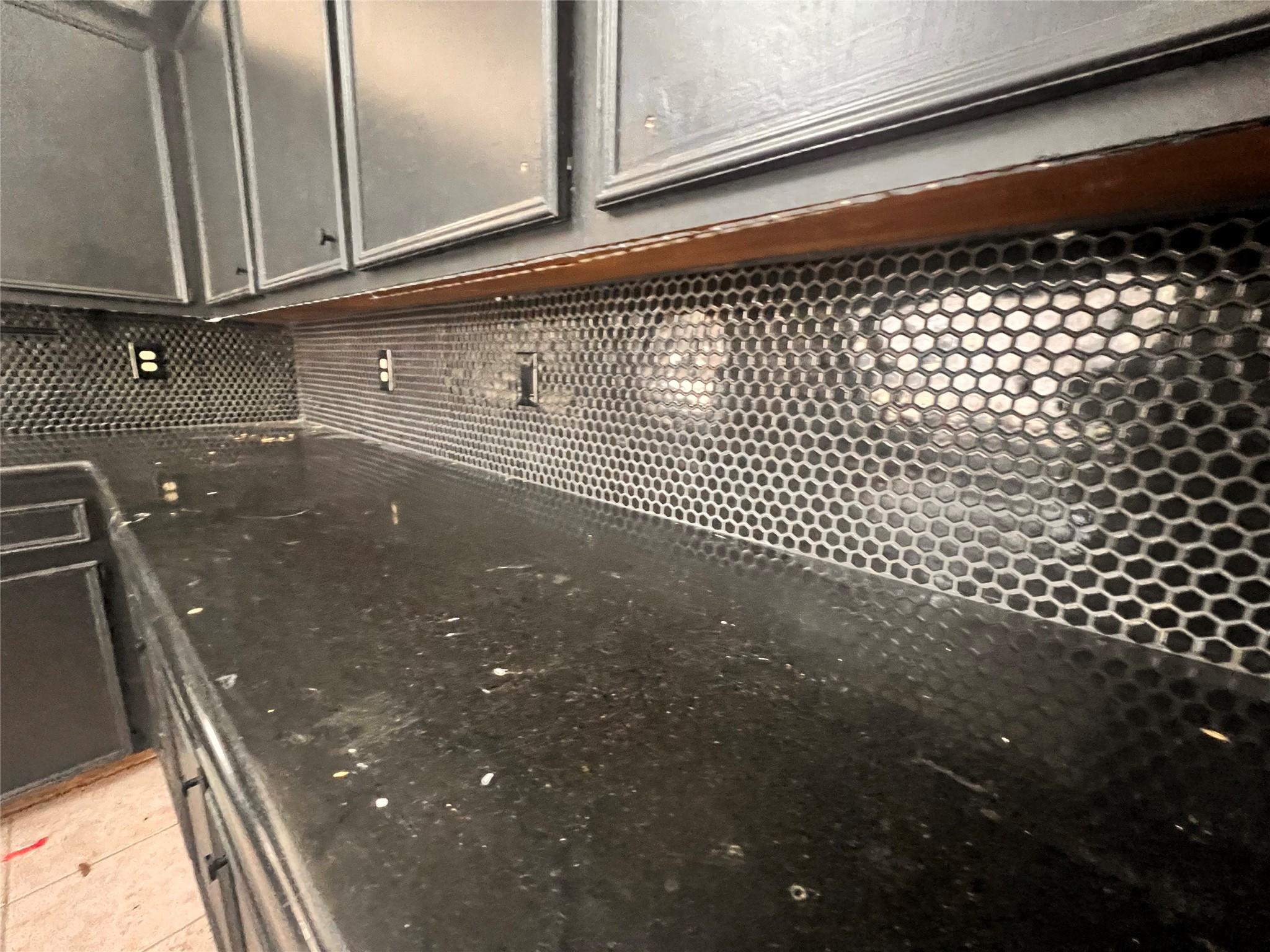 10806 West Lakeview DR