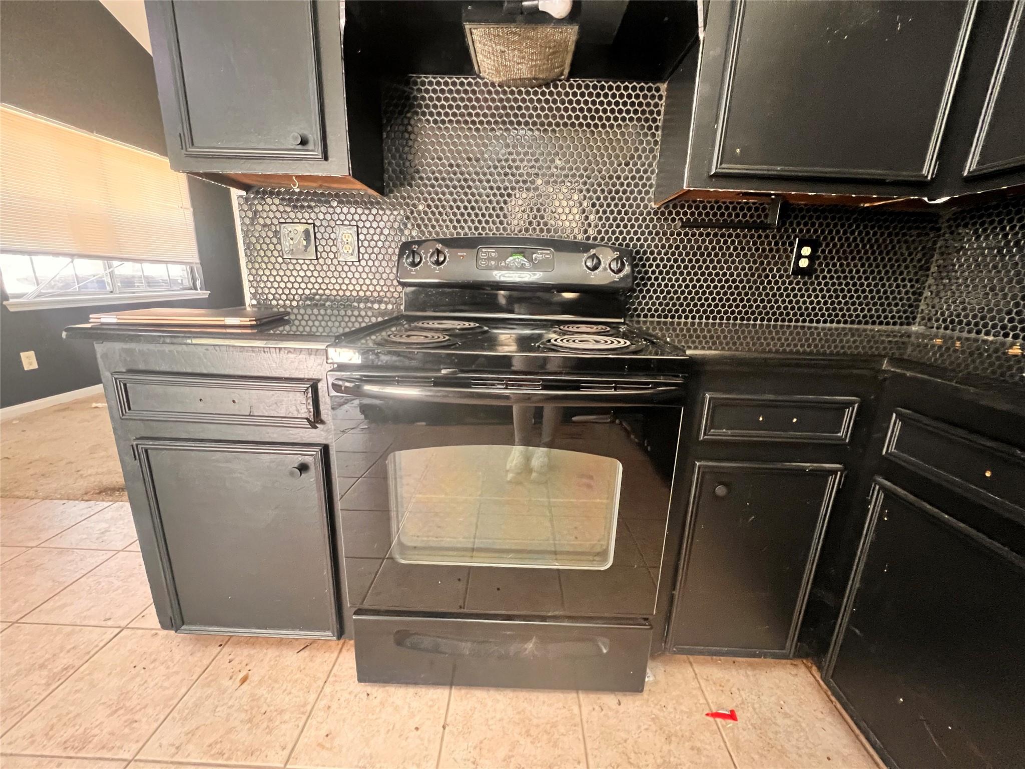 10806 West Lakeview DR