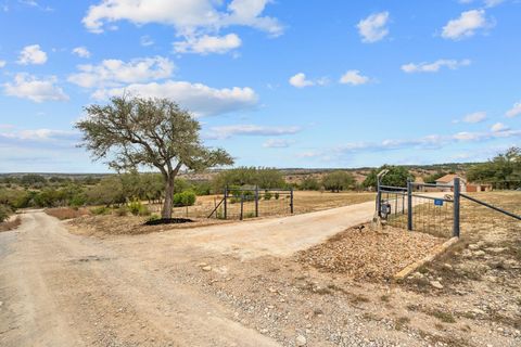 Photo of 401 Ranchview RD, Spicewood, TX 78669 (MLS # 9889017)