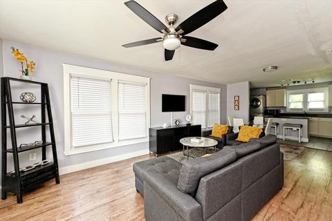 Photo of 1906 E 21st ST, Austin, TX 78722 (MLS # 8422756)