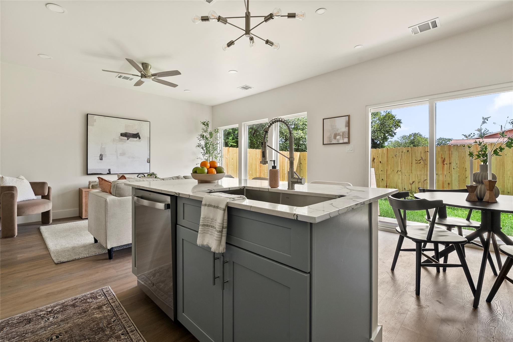 303 Hackberry LN