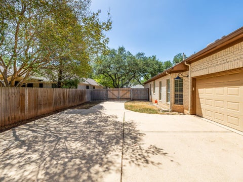 Tiny photo for 5210 Crooked Oak CV, Austin, TX 78749 (MLS # 7459234)