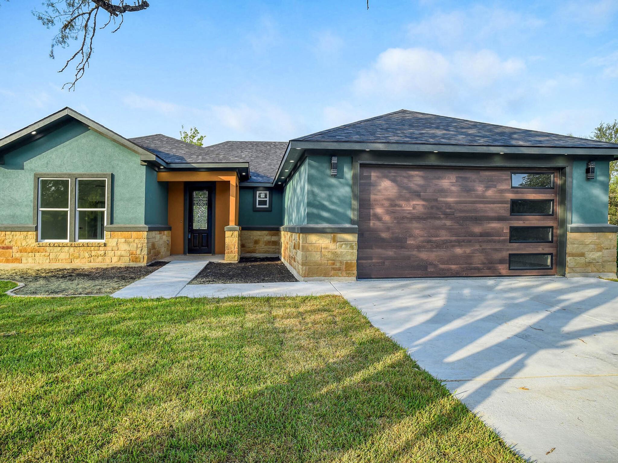 109 W Pauwela LN