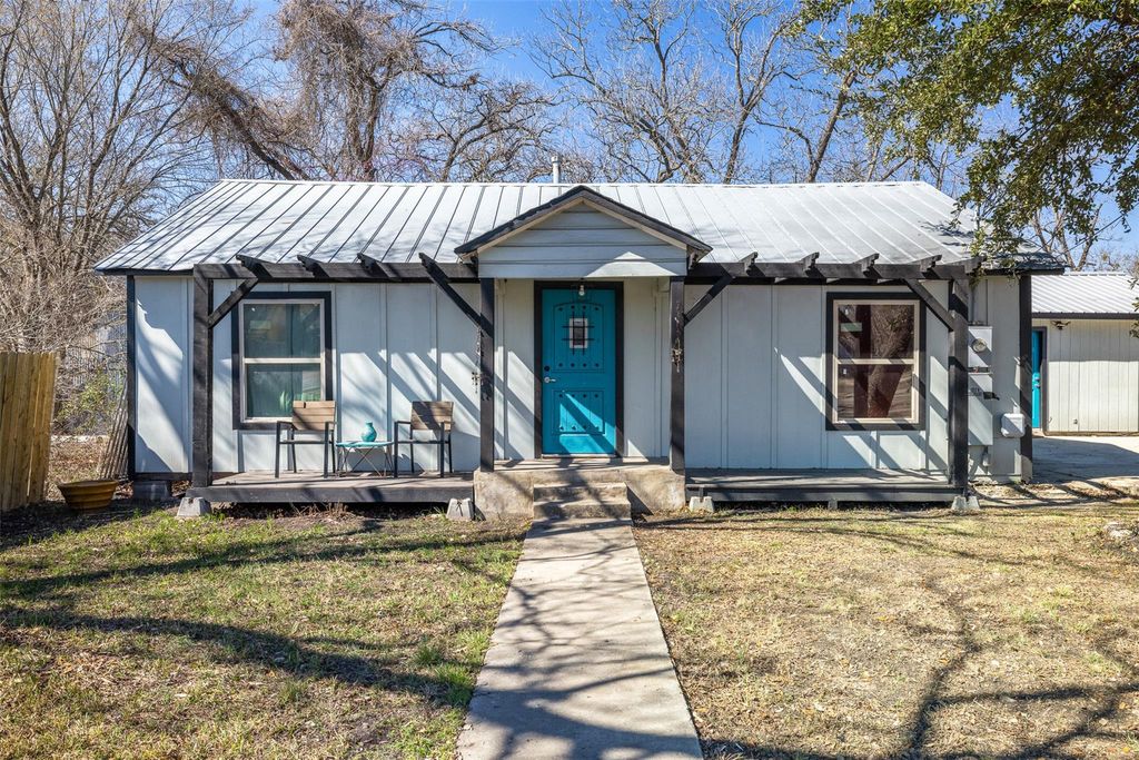 Photo of 1013 N Colorado ST, Lockhart, TX 78644 (MLS # 2655756)