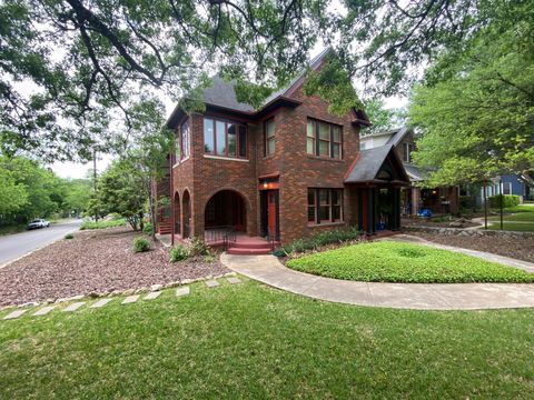 Photo of 609 Texas Ave, Austin, TX 78705 (MLS # 6891323)