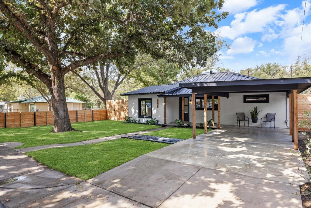 Photo of 947 Field ST, San Marcos, TX 78666 (MLS # 8216484)