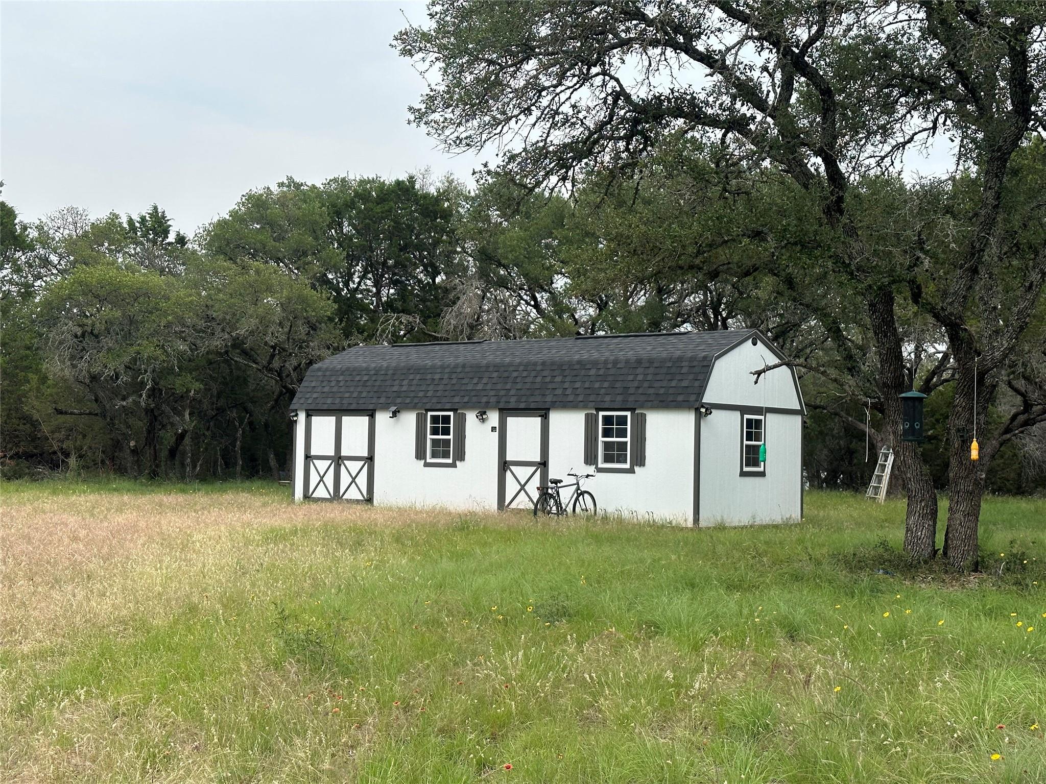 144 S Live Oak DR