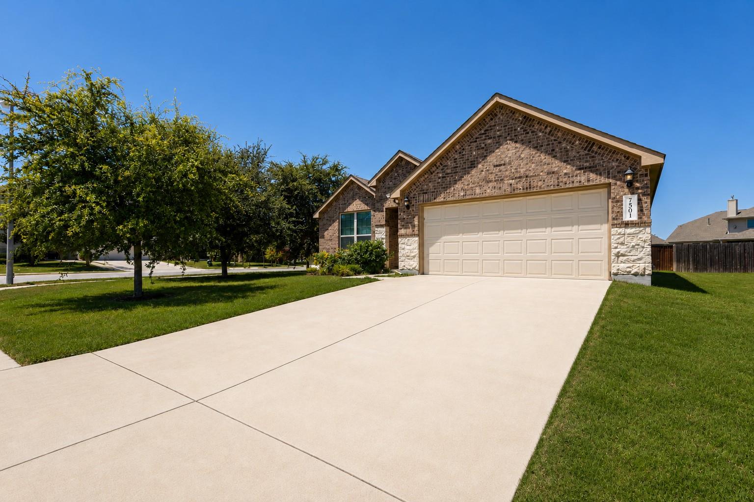 7501 Lombardy LOOP