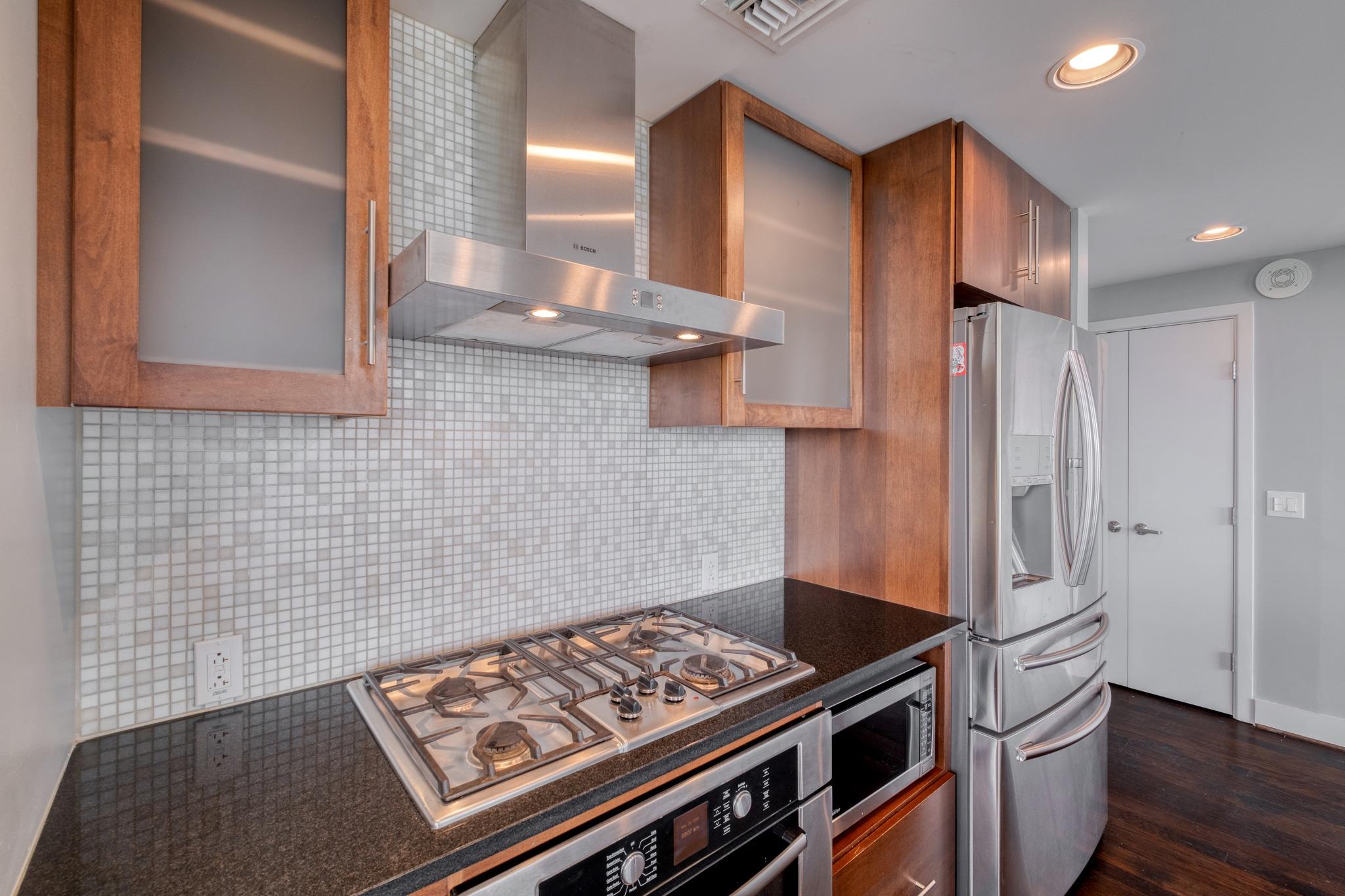 300 Bowie ST 1305