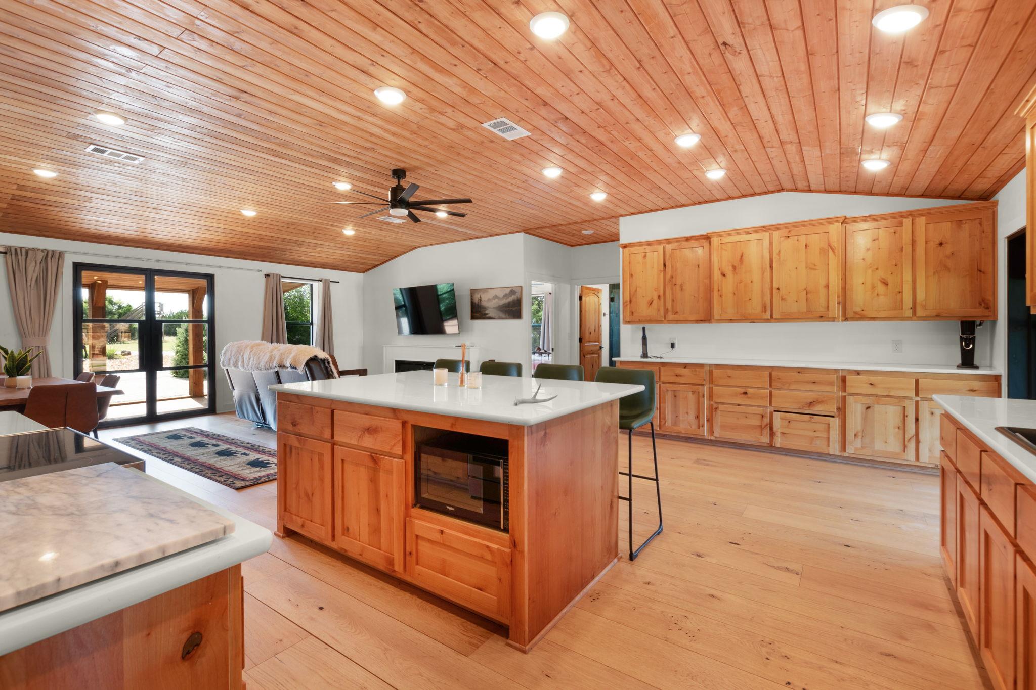 13770 Private Road 3642
