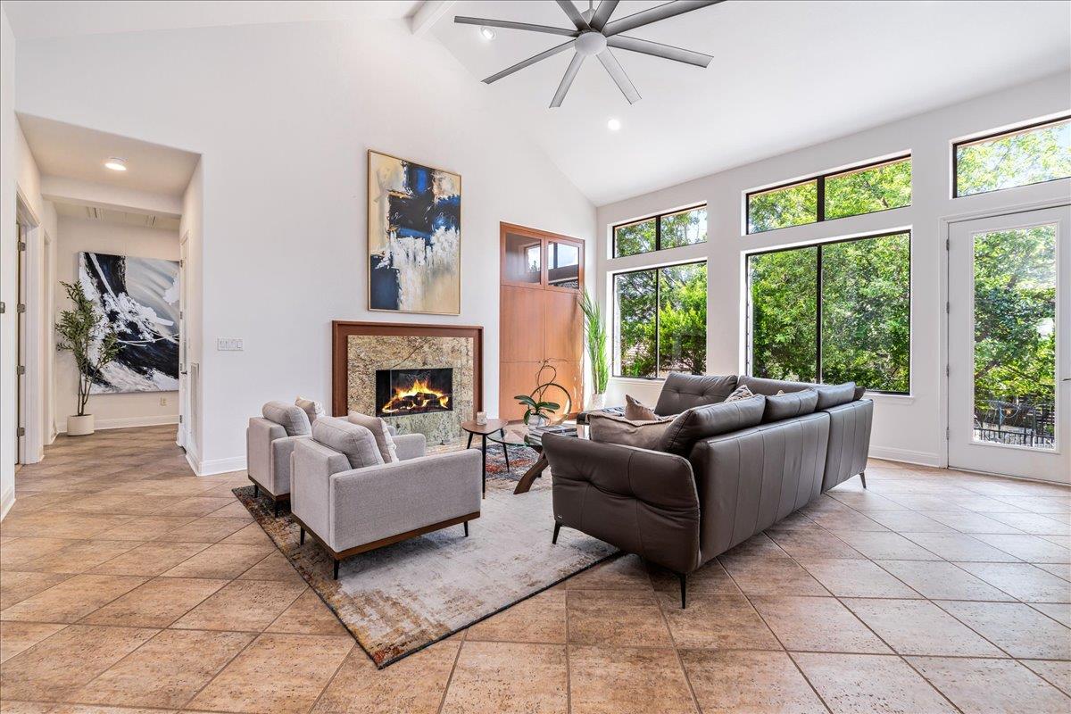 37 Autumn Oaks DR