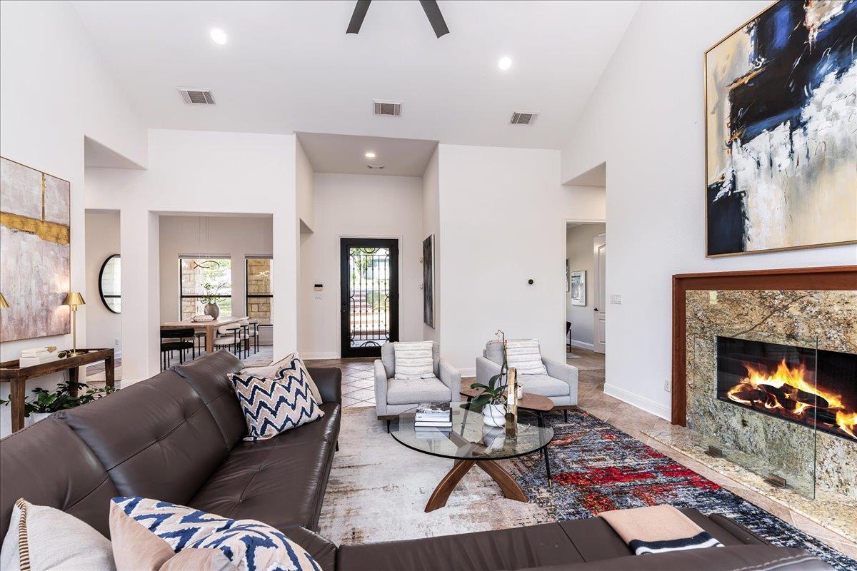 37 Autumn Oaks DR