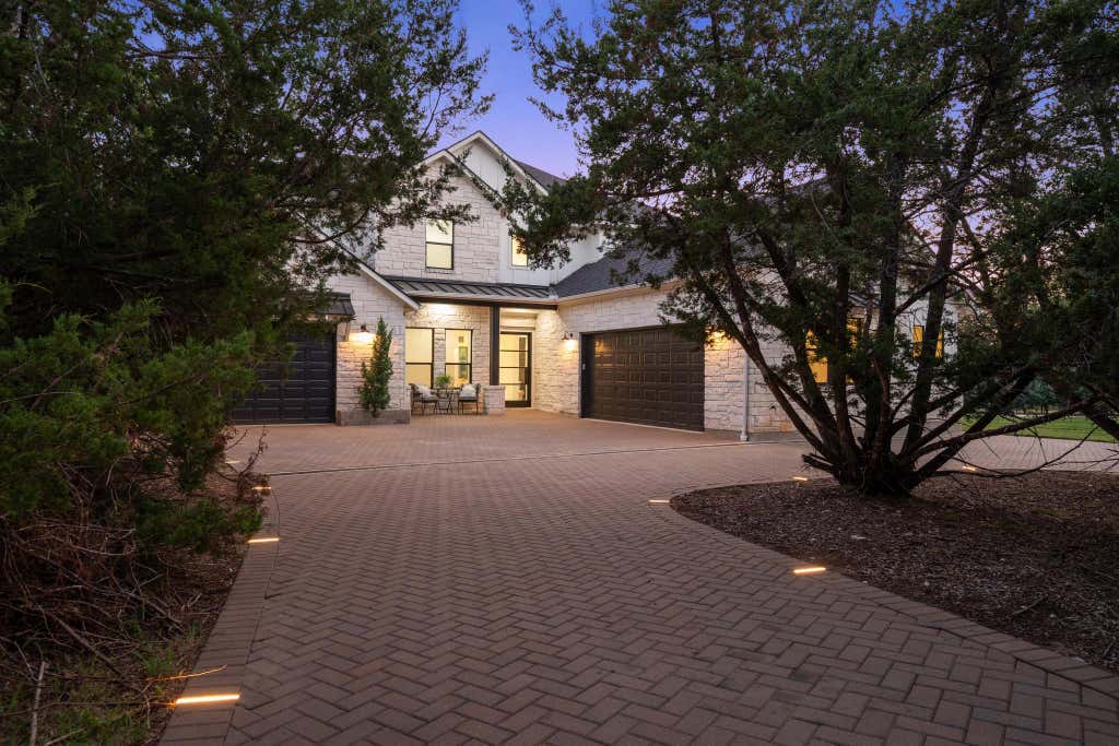 Photo of 112 Davis LN, Georgetown, TX 78633 (MLS # 4311978)