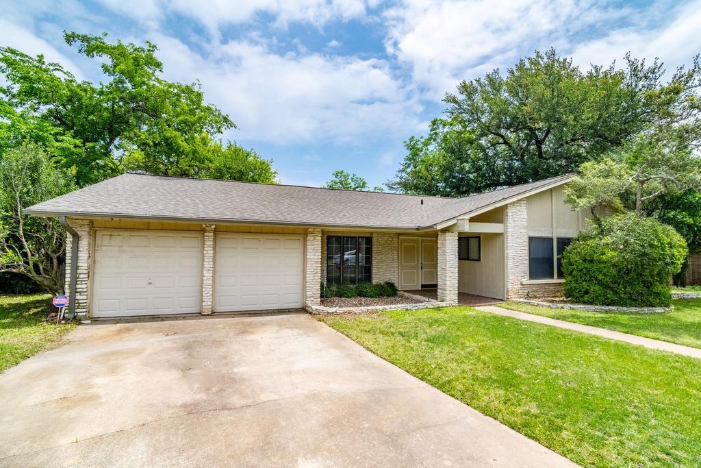 Photo of 4802 Greystone DR, Austin, TX 78731 (MLS # 3228718)