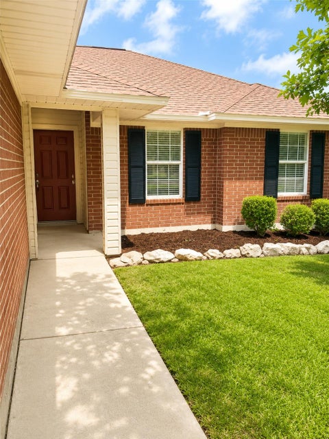 Photo of 501 Amaryllis Ave, Cedar Park, TX 78613 (MLS # 1458811)