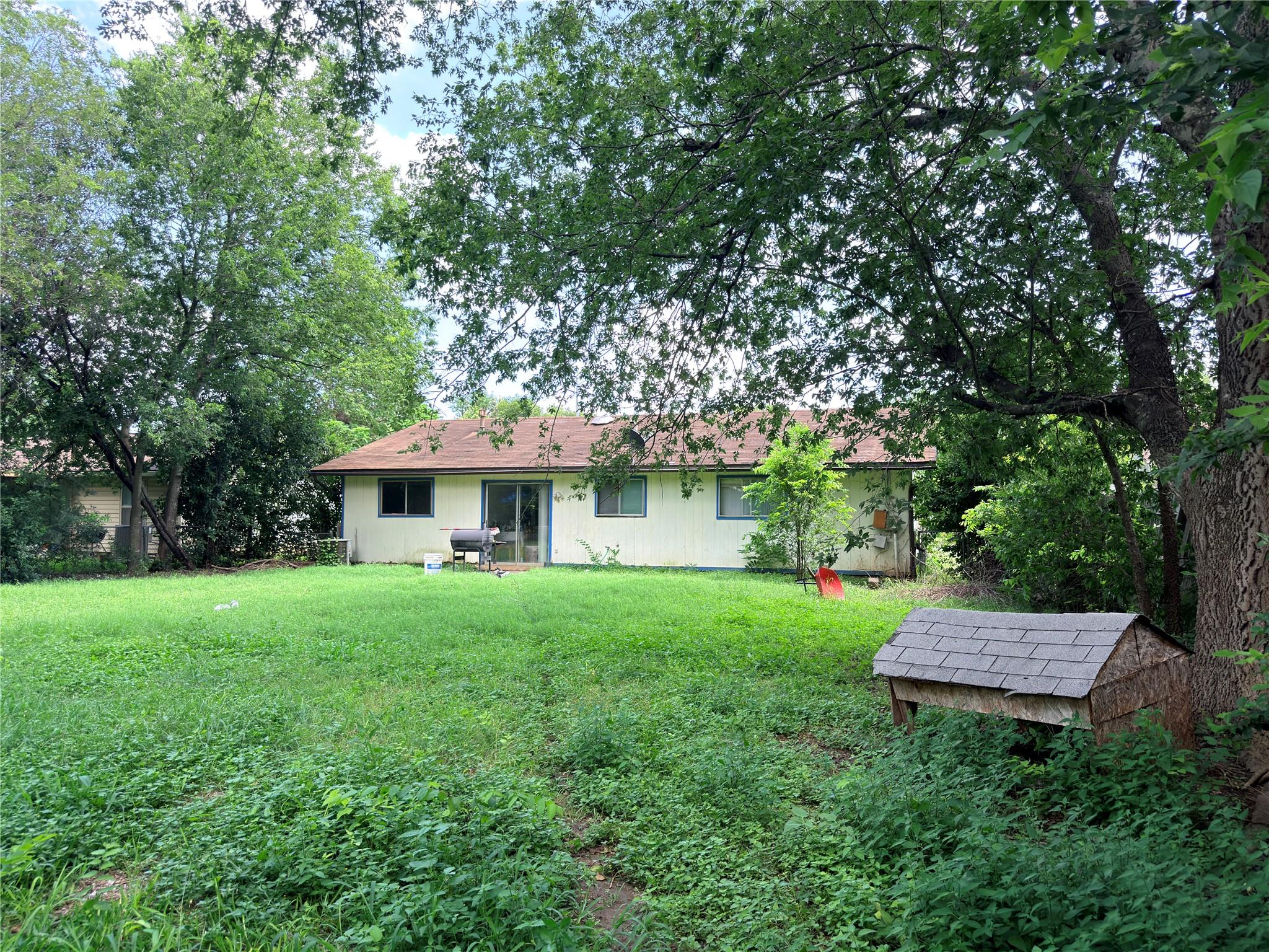 2512 E Stassney LN
