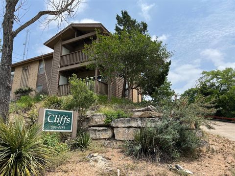 1713 Hiawatha DR Kerrville TX 78028