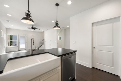 Tiny photo for 1008 Muse LN, Austin, TX 78702 (MLS # 7653595)