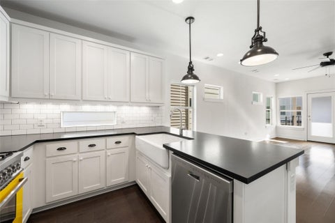 Tiny photo for 1008 Muse LN, Austin, TX 78702 (MLS # 7653595)