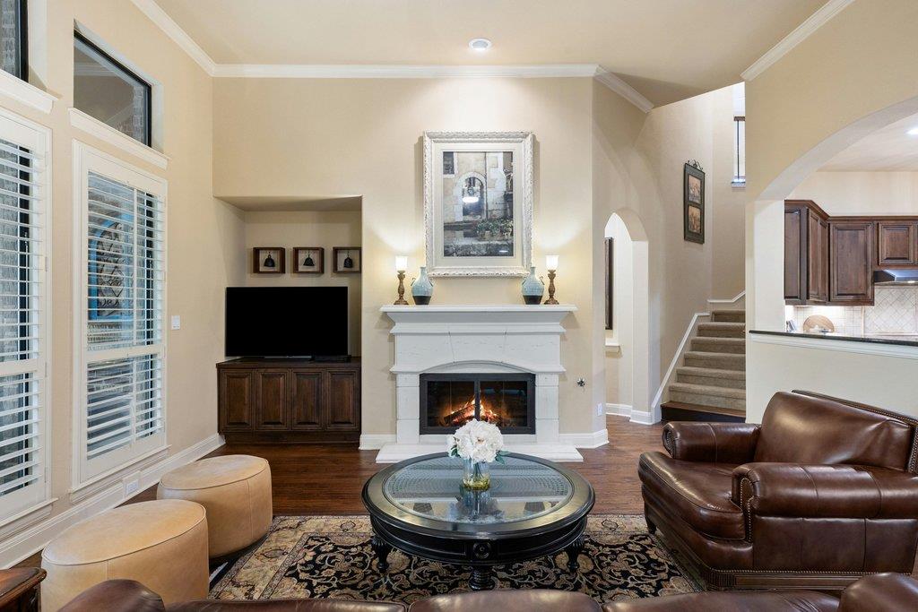 3806 Avery Woods LN