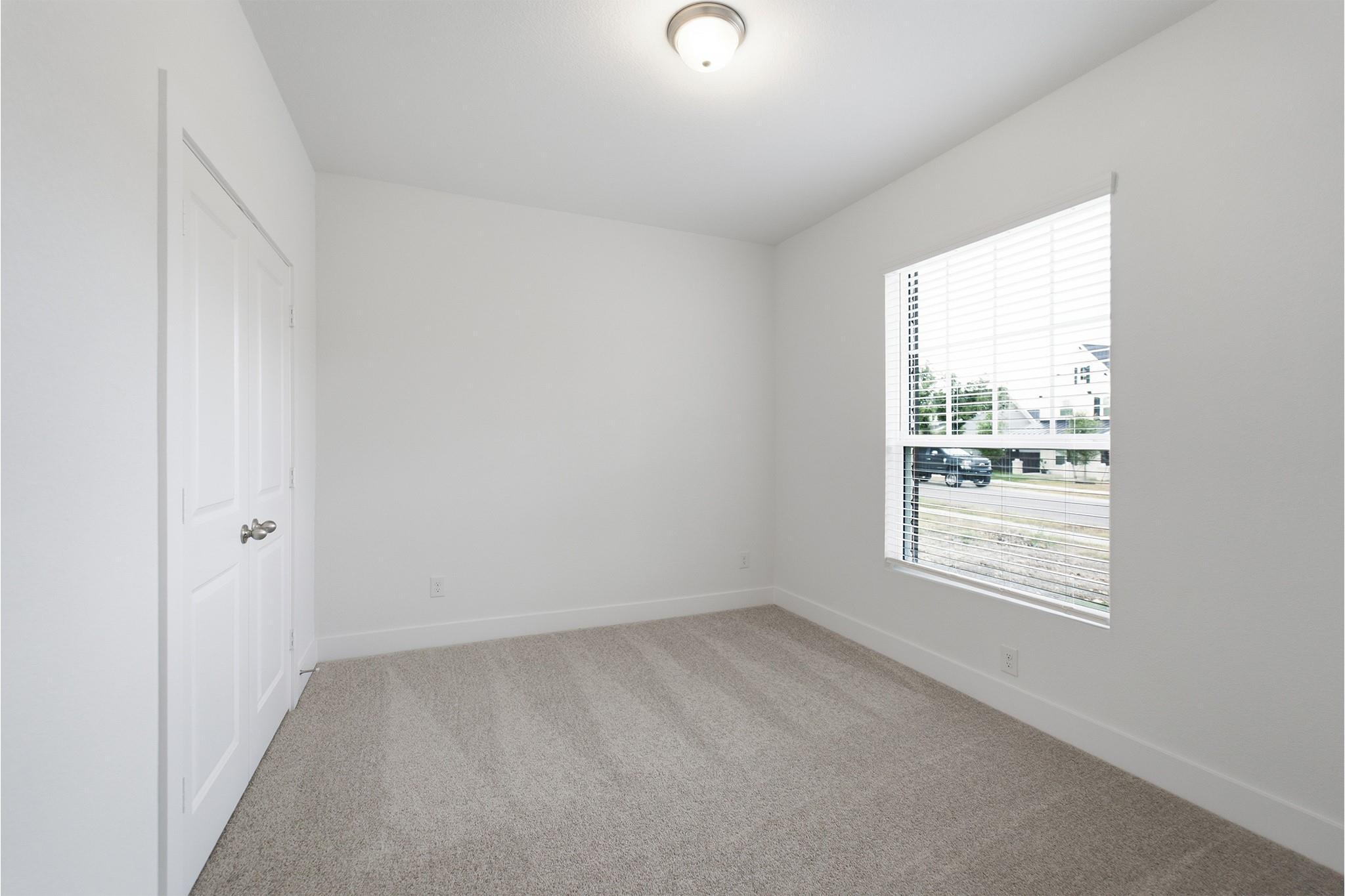 252 Villars DR