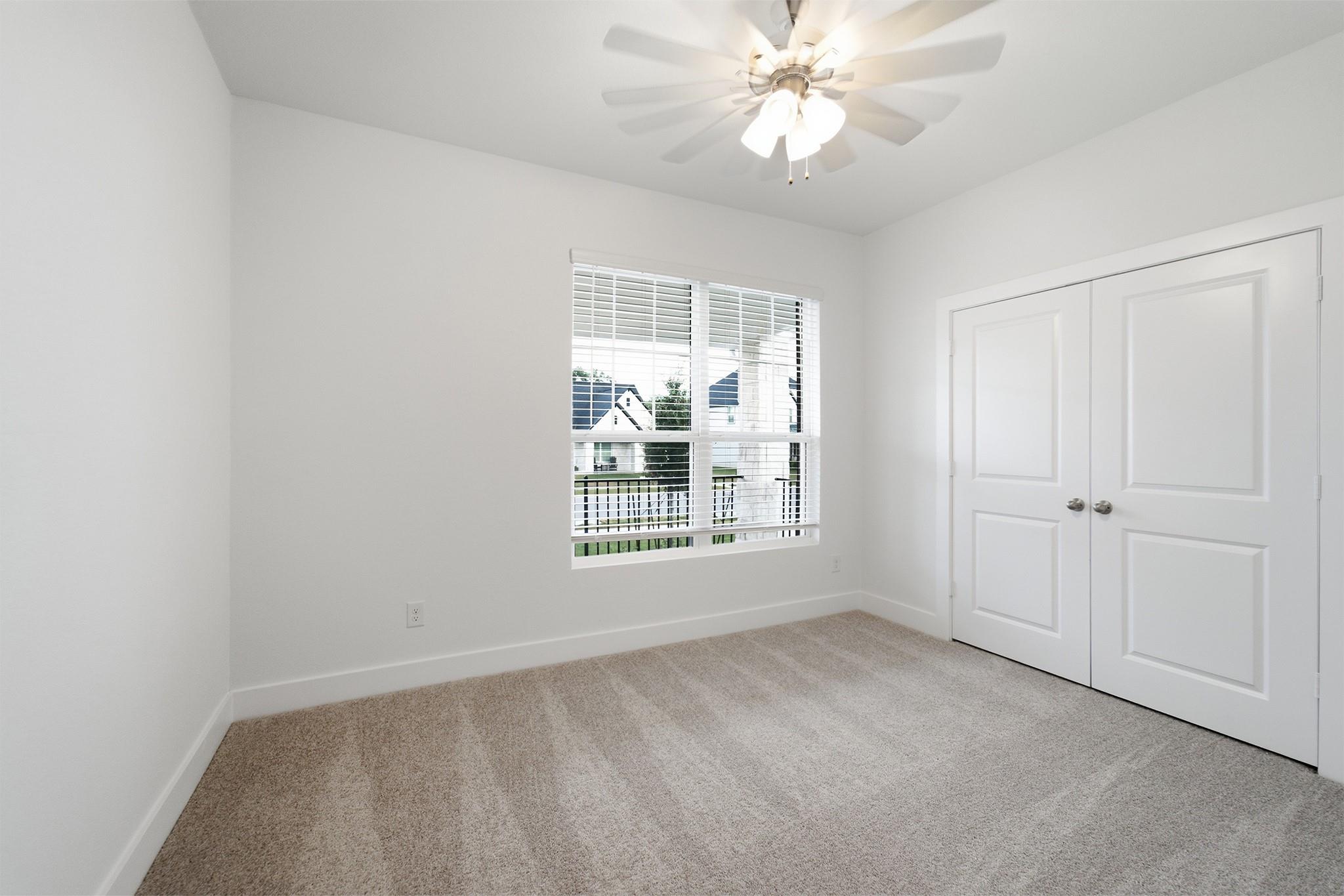 252 Villars DR