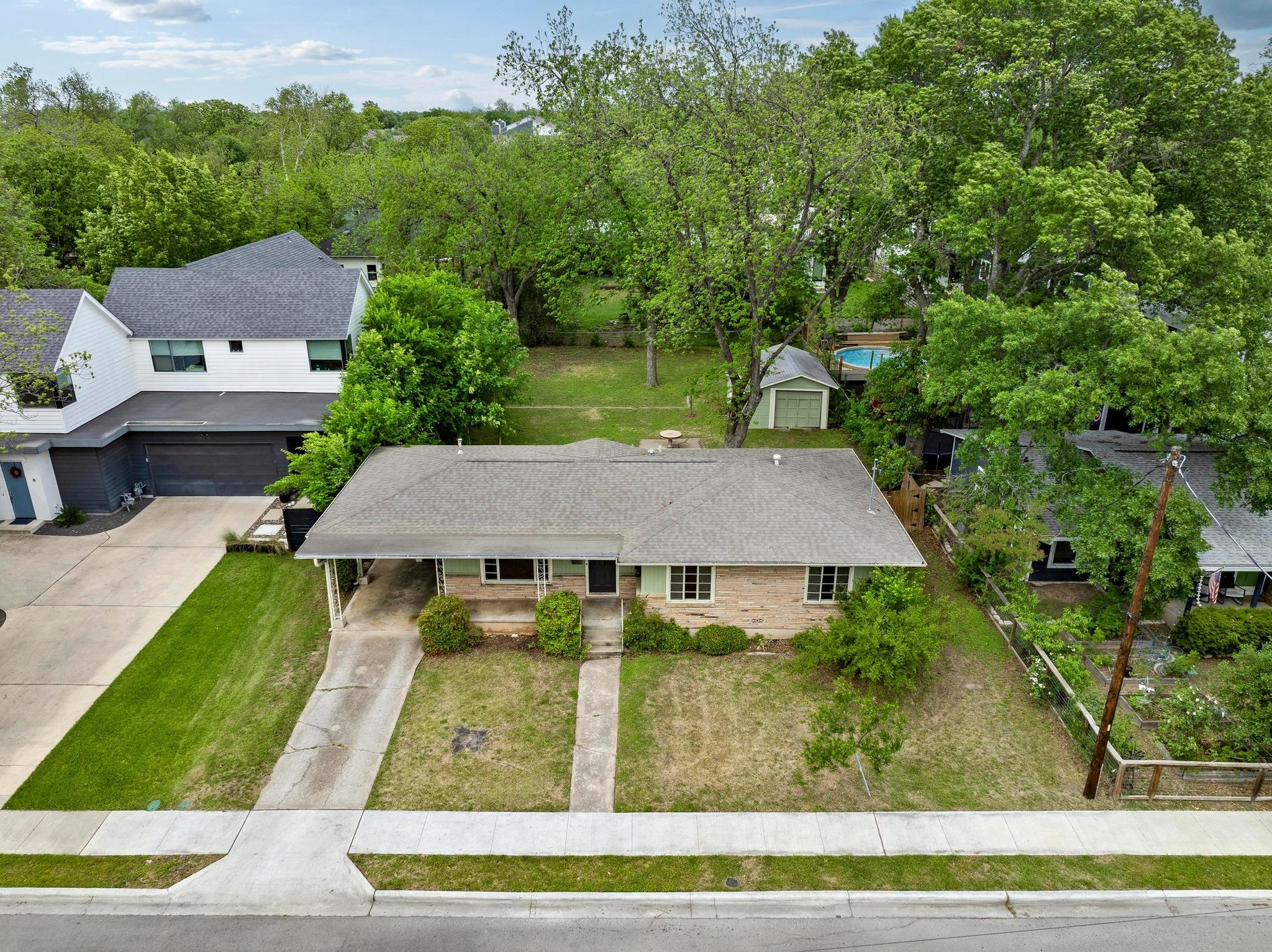 1002 Brentwood ST