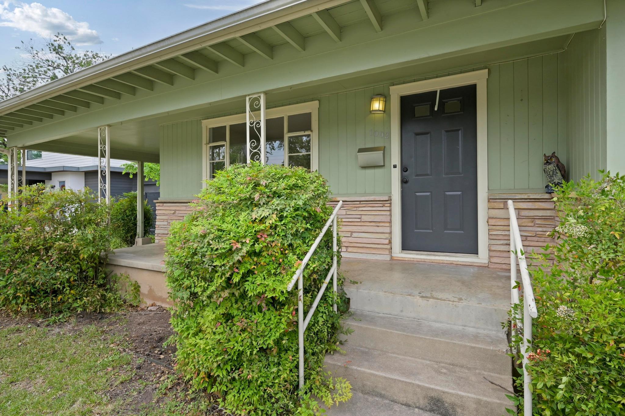 1002 Brentwood ST