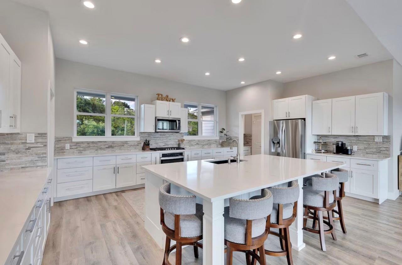 16323 Lake LOOP