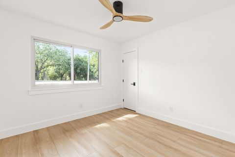 Tiny photo for 8115 Seminary Ridge DR, Austin, TX 78745 (MLS # 7252175)